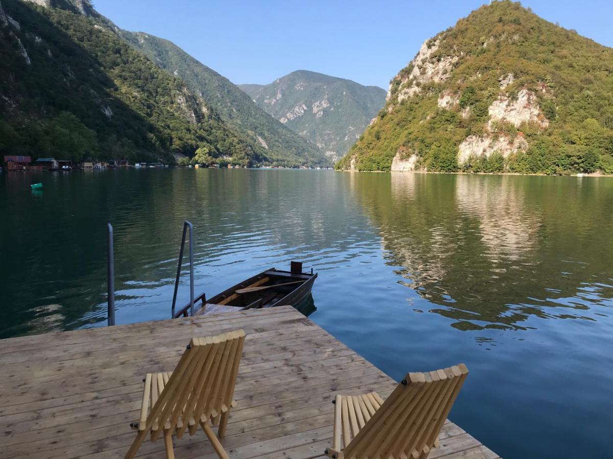 Lake House Perucac Rastiste Extérieur photo