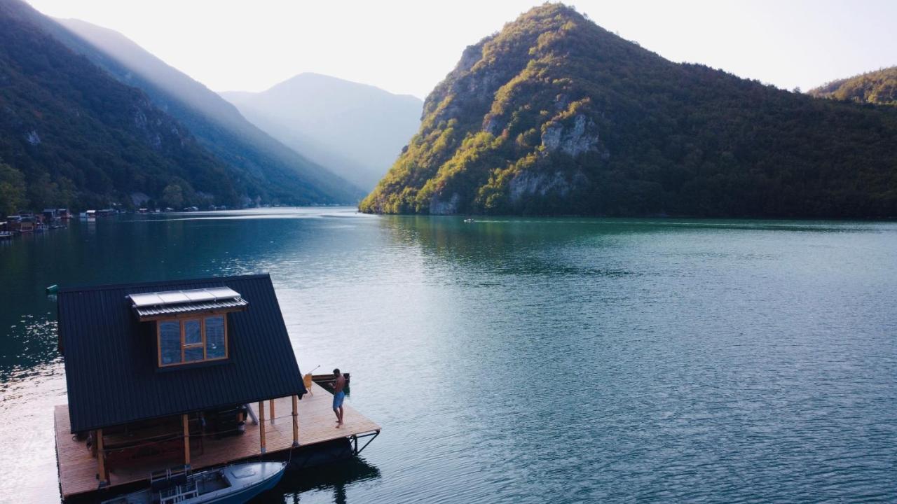 Lake House Perucac Rastiste Extérieur photo
