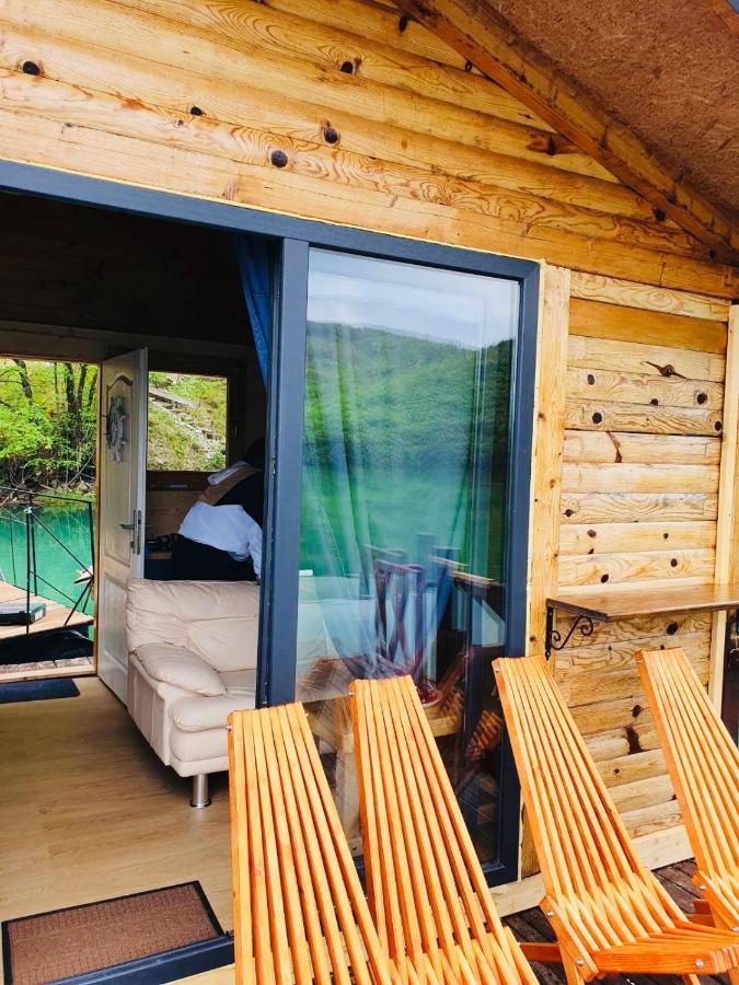 Lake House Perucac Rastiste Extérieur photo