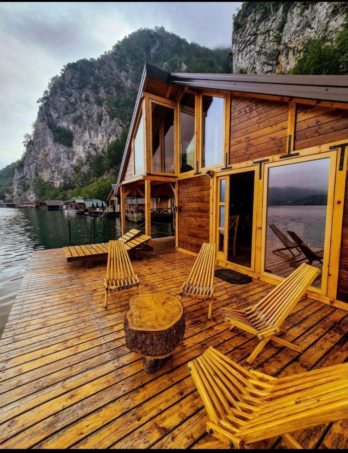 Lake House Perucac Rastiste Extérieur photo