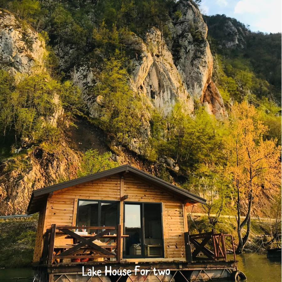Lake House Perucac Rastiste Extérieur photo