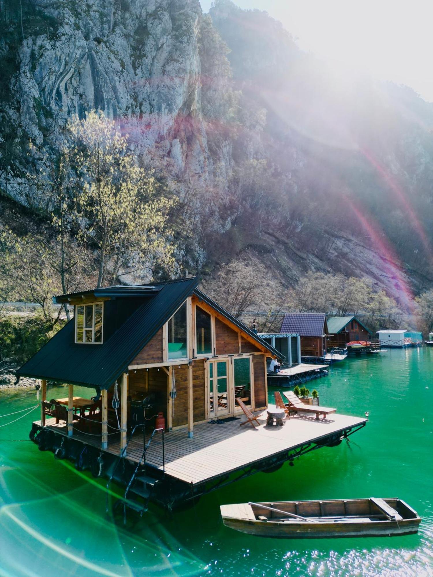 Lake House Perucac Rastiste Extérieur photo