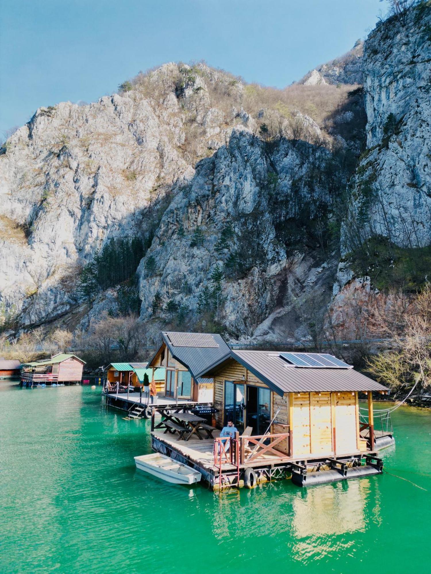 Lake House Perucac Rastiste Extérieur photo