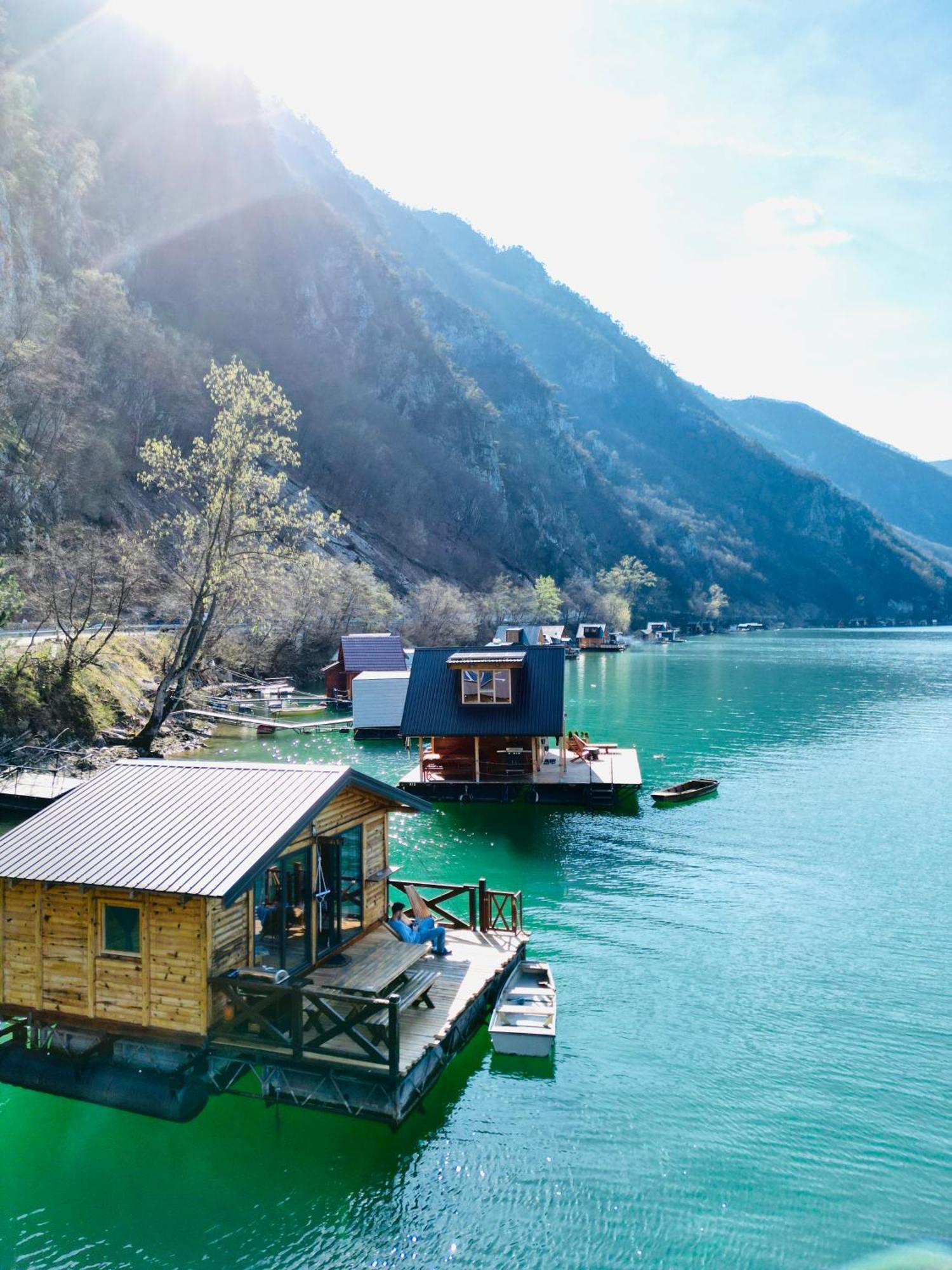 Lake House Perucac Rastiste Extérieur photo