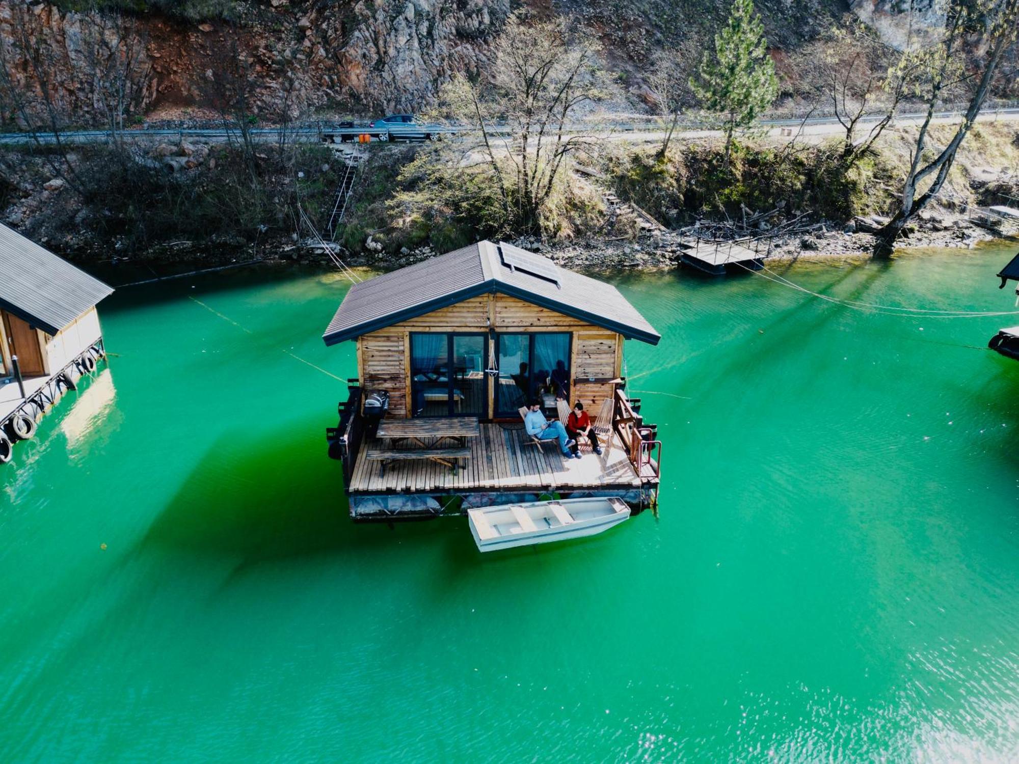 Lake House Perucac Rastiste Extérieur photo
