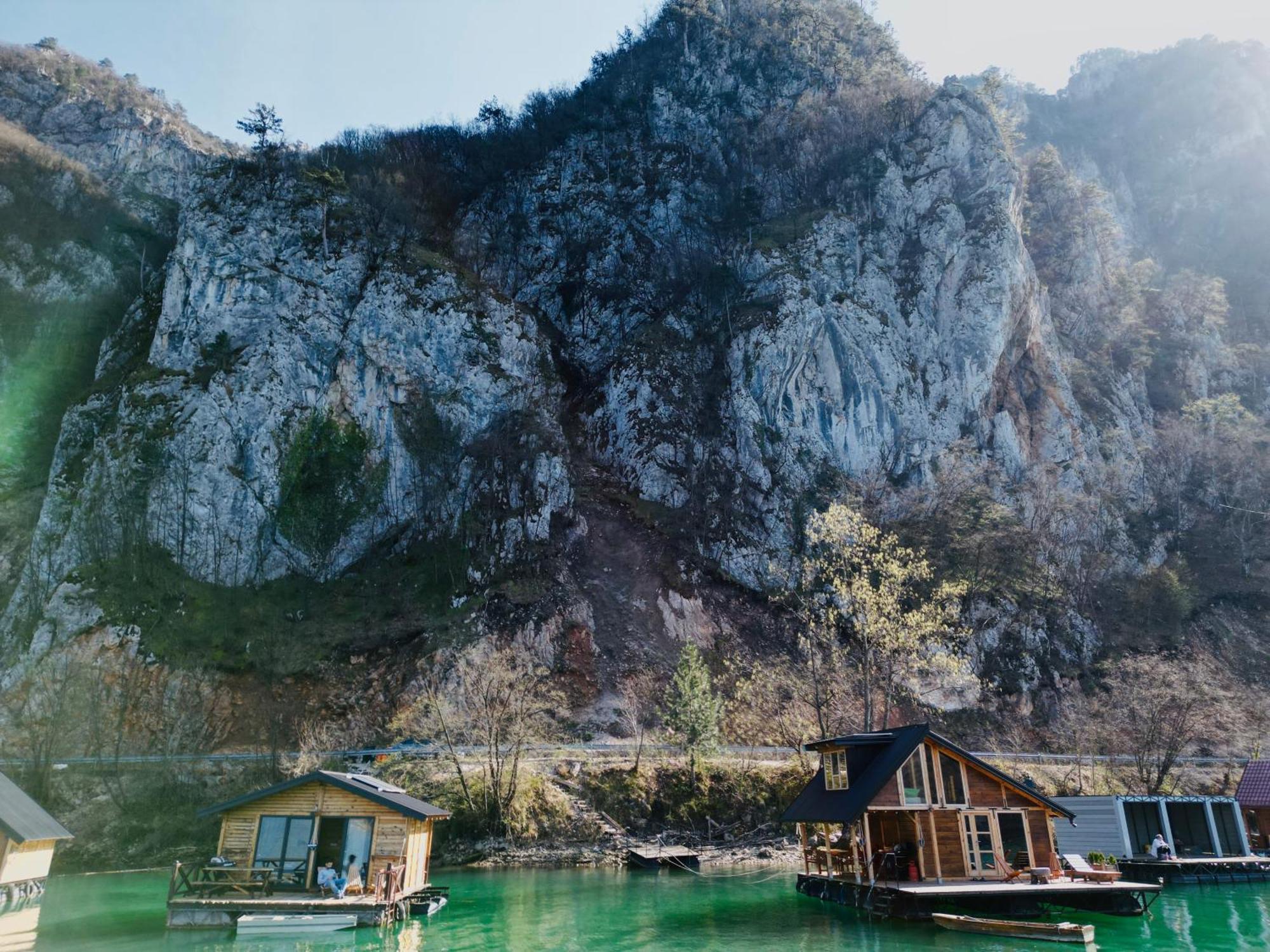 Lake House Perucac Rastiste Extérieur photo